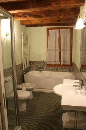 Ca Satriano Apartment Venice Bilik gambar